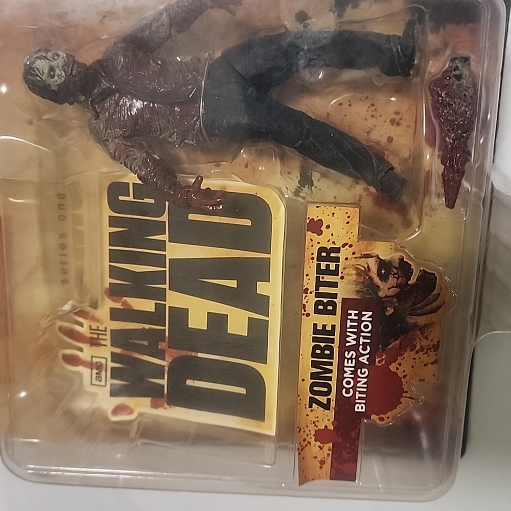 SALE⚡️2011 Walking Dead Series One Zombie Biter - Picture 4 of 7